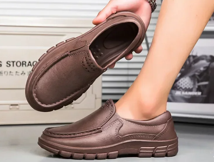 Men’s Black EVA Slip-on Work Shoes - Comfortable Chef Shoes for Driving and Office Use, All-Season Casual Footwear